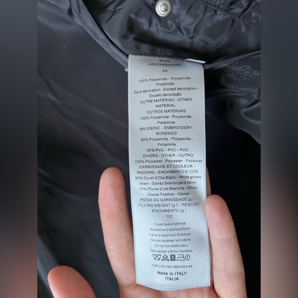 This jacket is beautiful ! Hardly warn , tags are still in intact ! - Picture 9 of 11